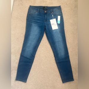 1822 Denim medium wash jeans